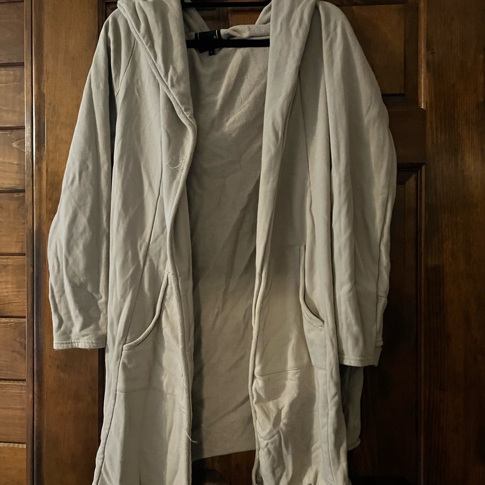 Laurie belles duster with hood , very comfy has pockets . Gently used .